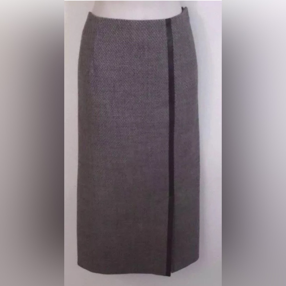 HARVE BENARD SPORT, Wool Tweed
Skirt, Leather Trim, Gray, Women's 6